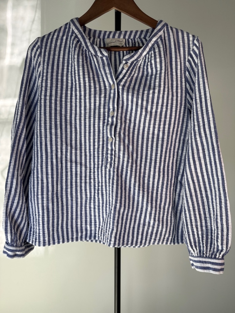 Universal Thread Blue & White Striped Long Sleeve Henley Blouse | Size M